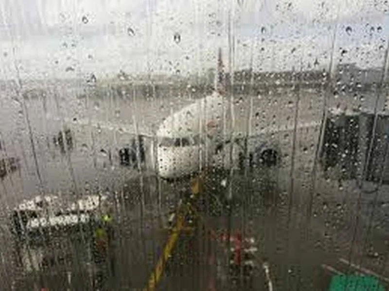 Ледяной дождь в Москве стал причиной задержек десятков рейсов