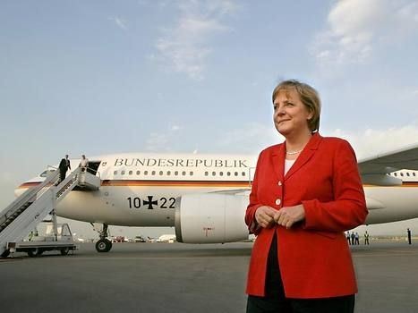 Меркель летает экономом
