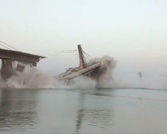 В Индии снова обрушился мост «Анувани-Султангандж»