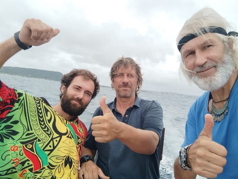 Российские кругосветные мореплаватели стали жертвами акул