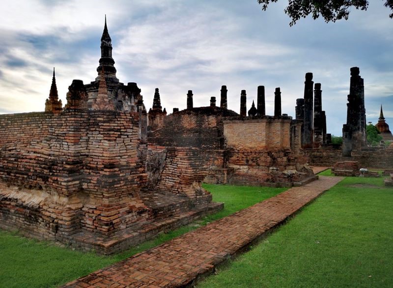 Власти Таиланда введут запрет на доступ туристов к руинам в Ситхепе